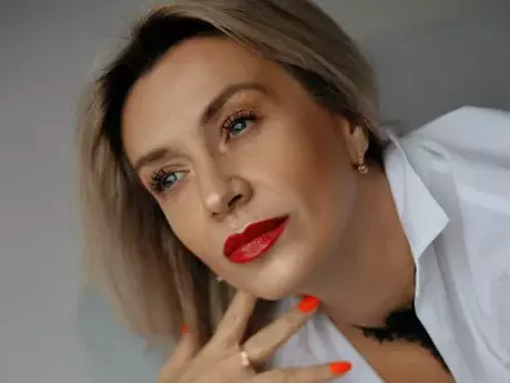 Chat with SandraAlissa