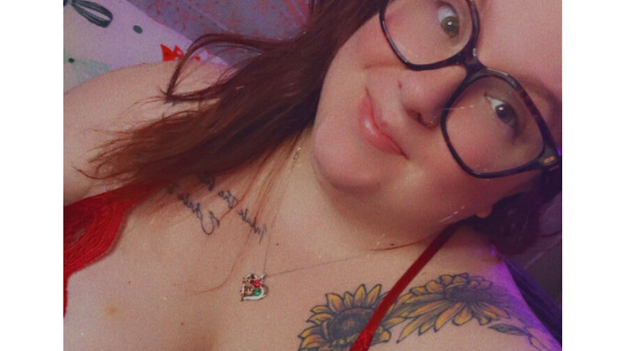 See BelleRyan’s Cam Show Now