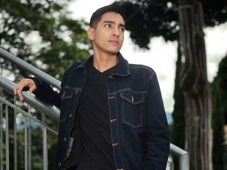 Chat with NicholasFinn