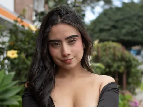 Chat with MaddieColinss