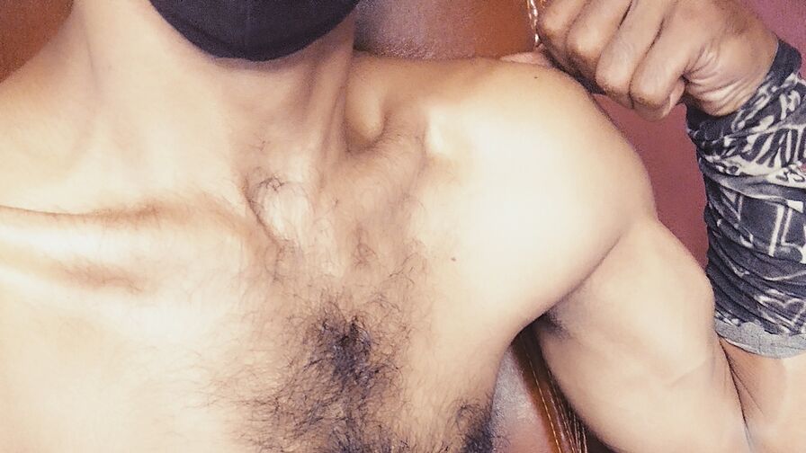 See TomlyRoy’s Cam Show Now