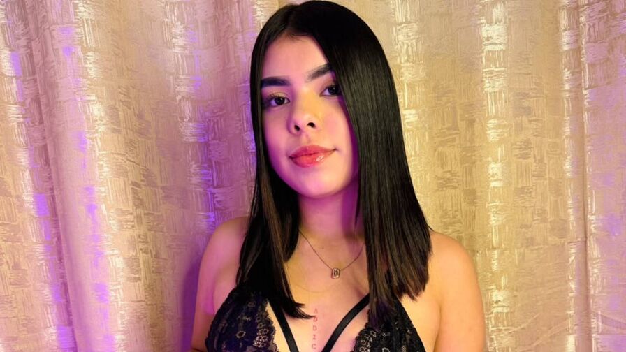 See AmaraThomse’s Cam Show Now