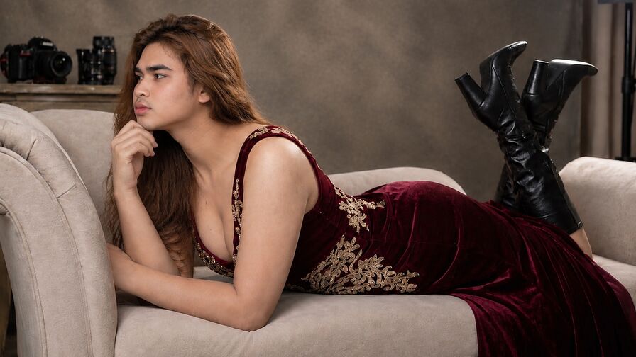 Watch RubyRavena live on porno-line.net