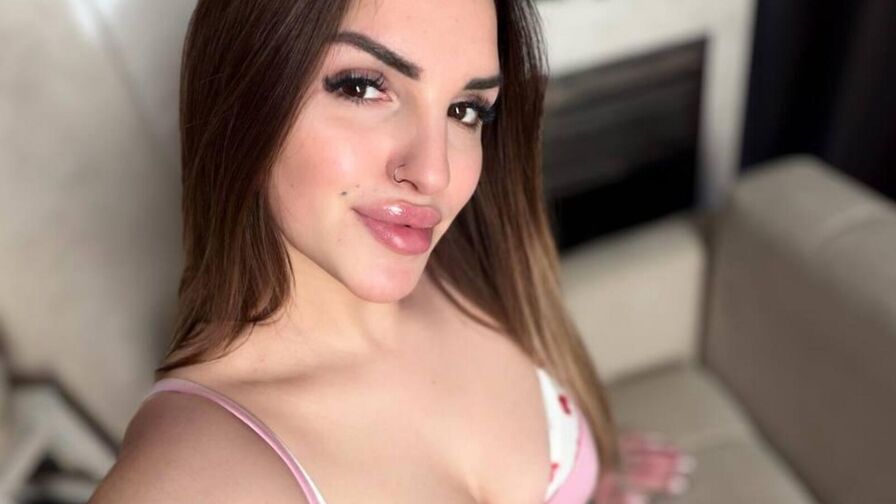 BrienaOne live cam model