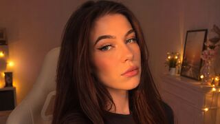 EllieBamber LiveJasmin girl model room