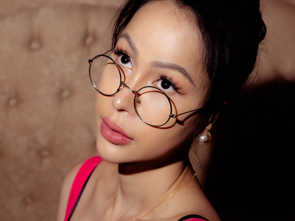 AngelaSantos model profile storefront photo