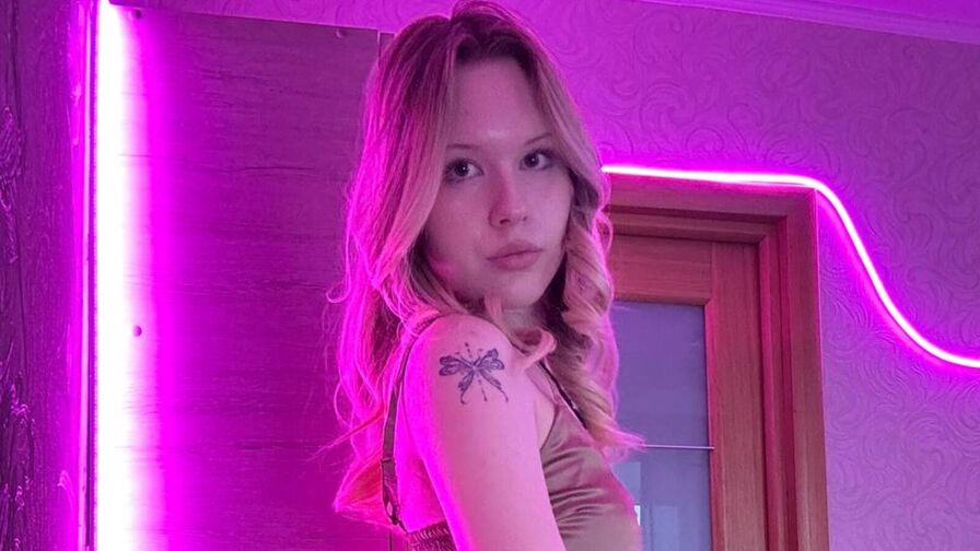 See LissaAssil’s Cam Show Now