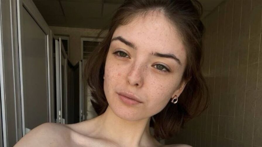 See UshaSolgovic’s Cam Show Now