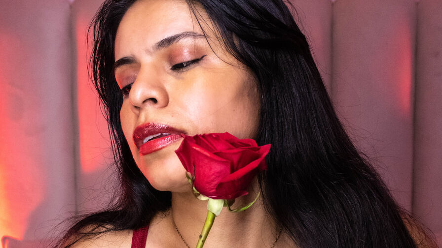 See CindyAbril’s Cam Show Now