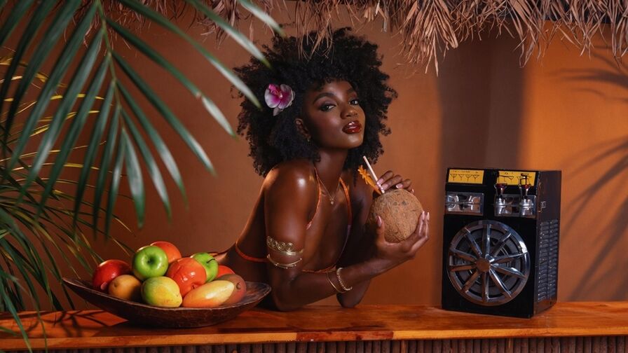 Discover YaraDavis on Erotic-Art-Beauty.com