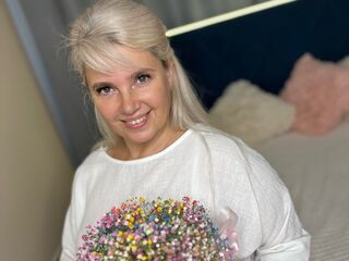 EmmaPill Mature live cam shows