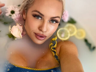 Preview thumbnail of IsabellaSaturn's feed