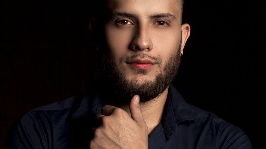 Watch TonySantos live on porno-line.net
