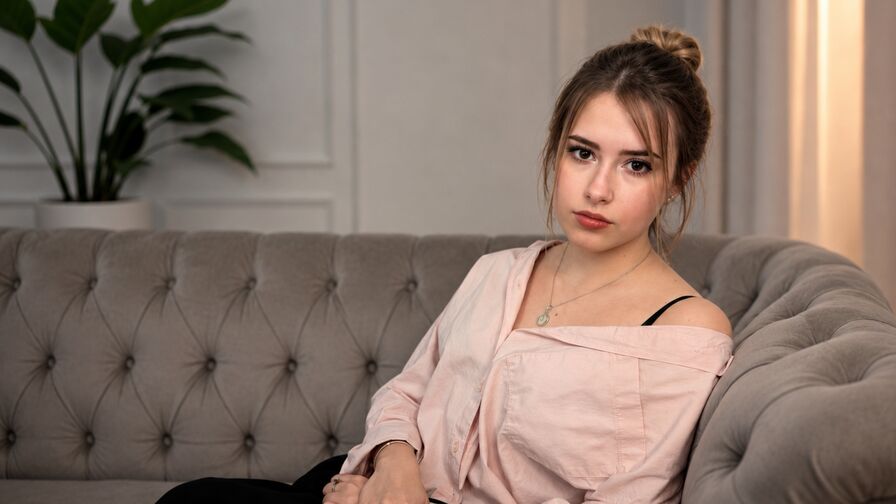Chat With AurorahBenete Now
