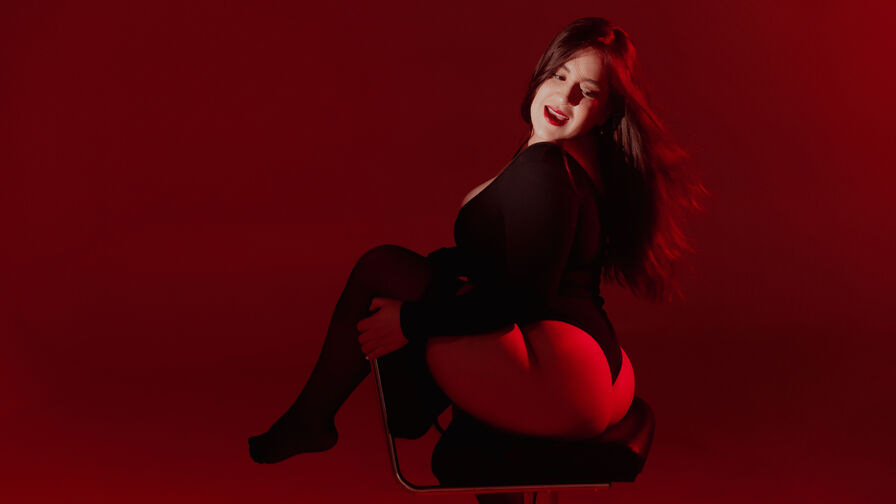 See EmmyBaker’s Cam Show Now