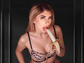 Show privé avec Mya