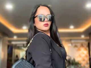 SophiaCourthaway Sex Cam Show