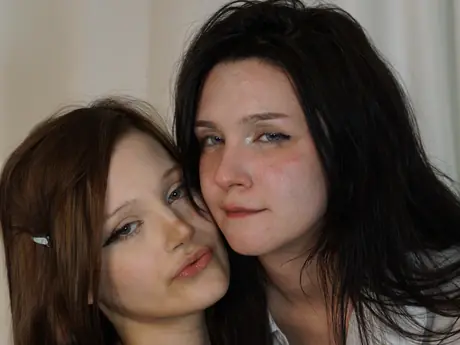 Chat with ArletteAndCate