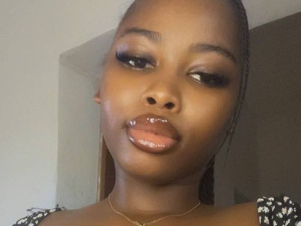 CaramelDaisy one on one girl cam profile