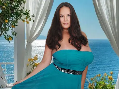 Chat with LaraDevi