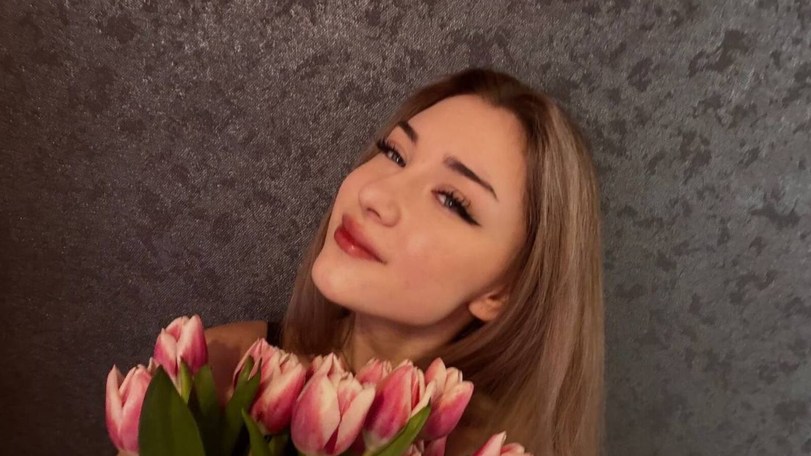 AngellaMasood glamour portrait