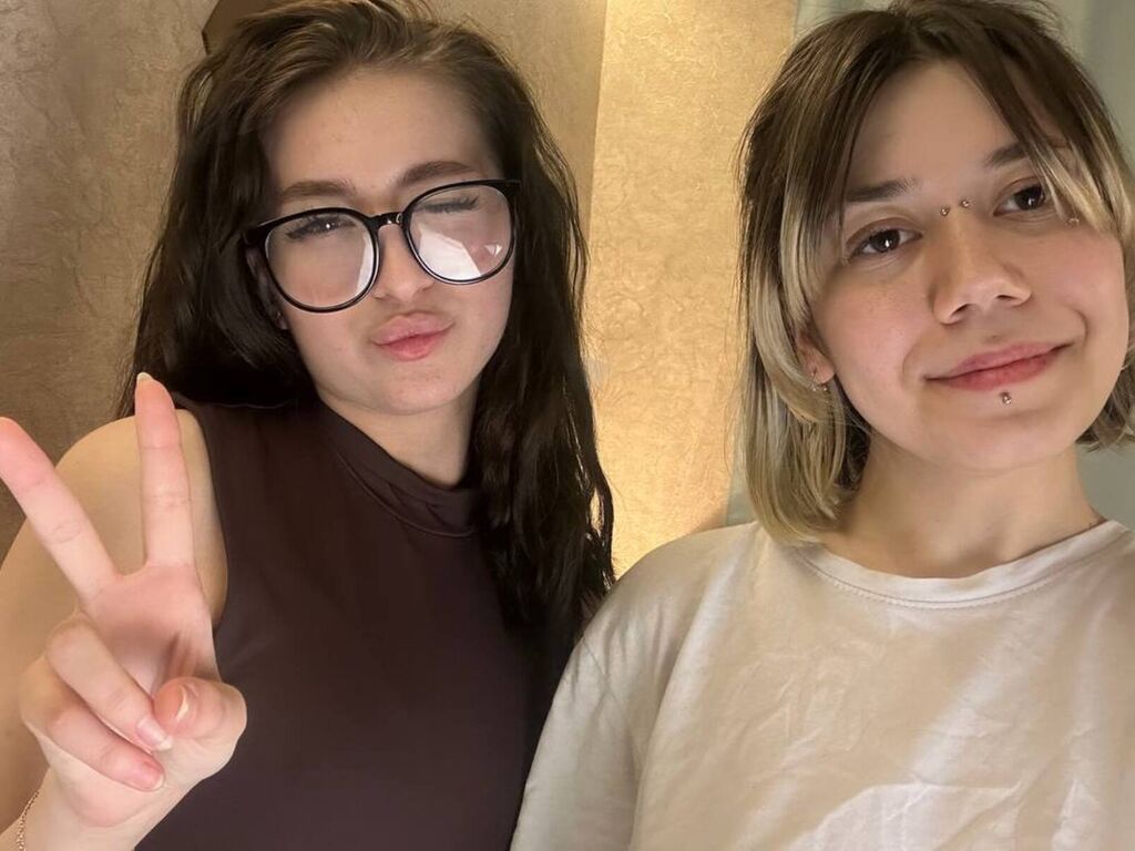LoraAndElswyth Photo