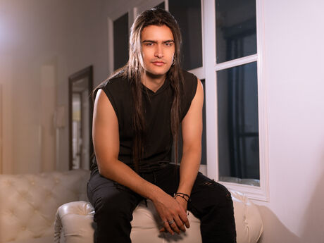 Chat with LucaHoffman