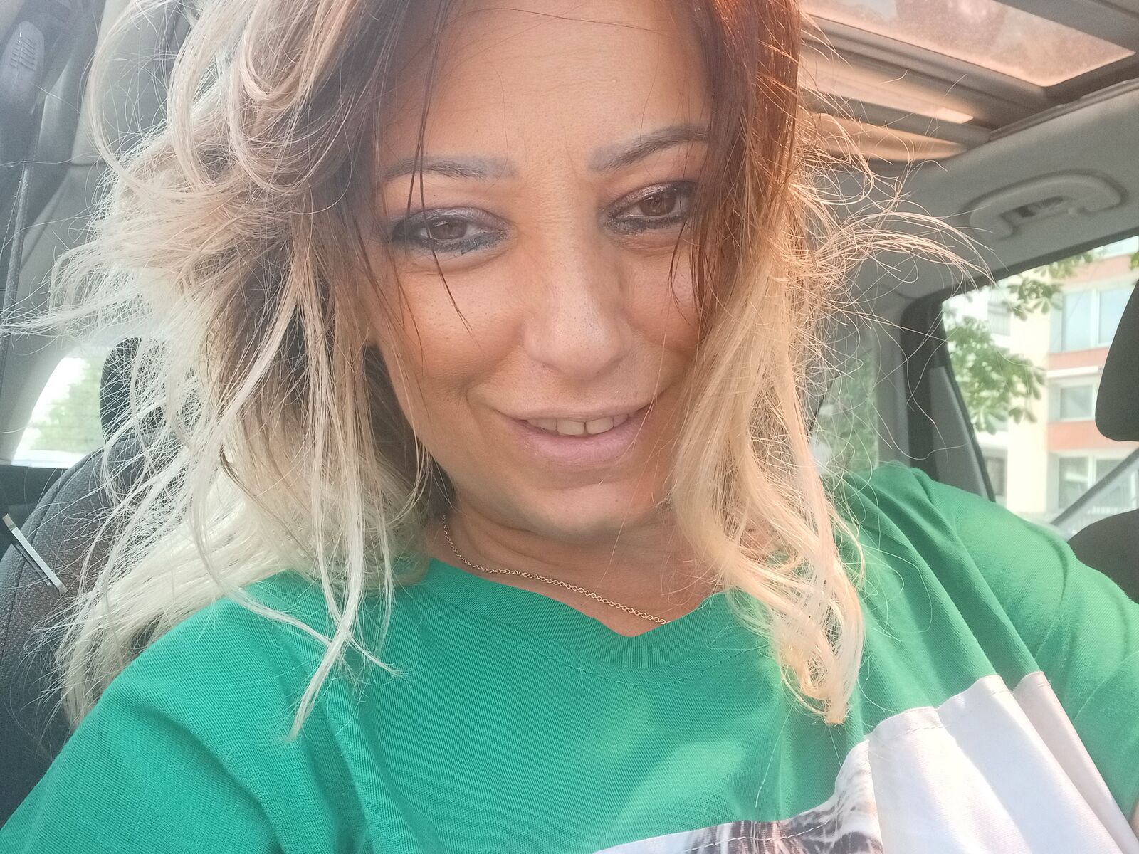 Live cam for AngelaDrew