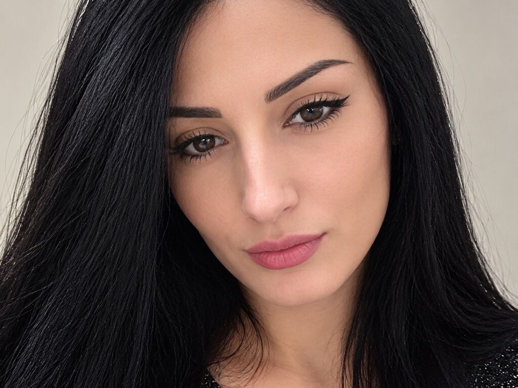 AnnCisneros one on one girl cam profile