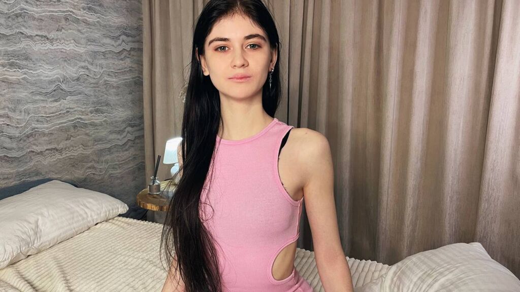 LouiseWarren online on GirlsOfJasmin