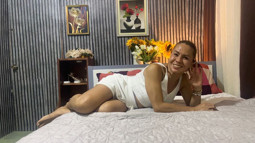 ClaudiaValle's live cam