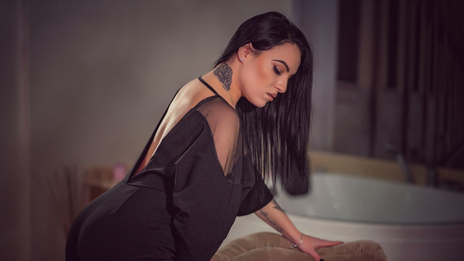 IzabelLecroix erotic portrait