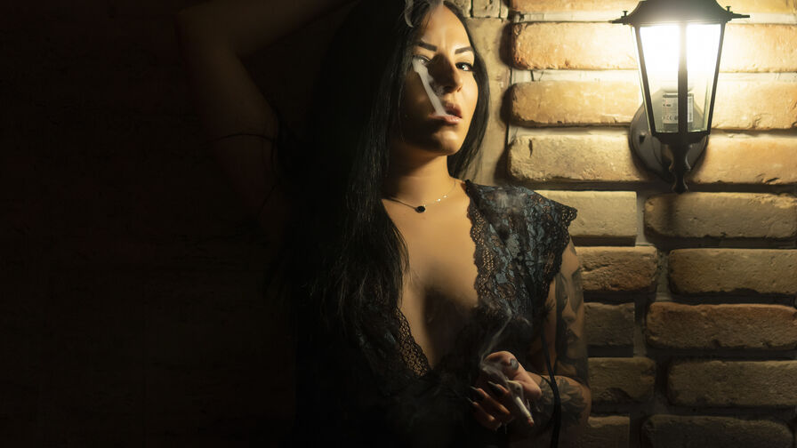 Watch IzabelLecroix live on ZS Magazine