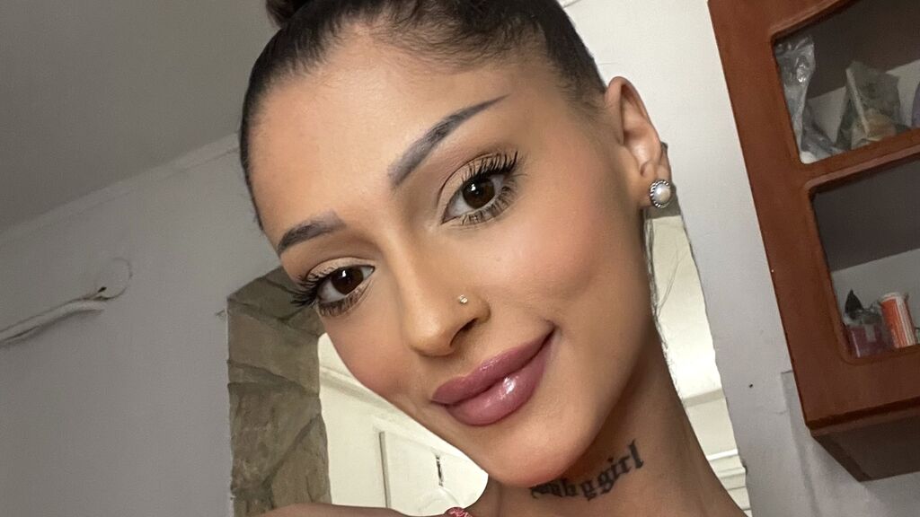 LunaEmerald's profile from Jasmin at GirlsOfJasmin'