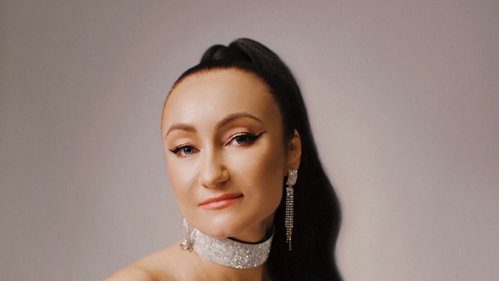 IsisBrown erotic portrait