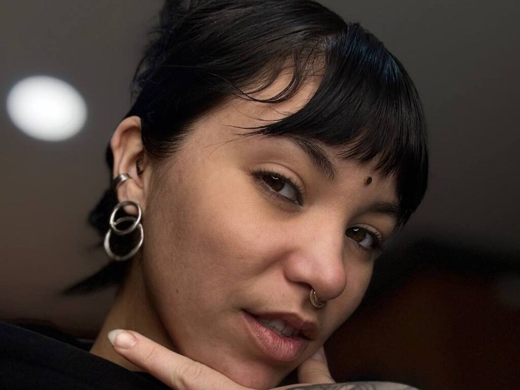 NeoGeisha one on one girl cam profile