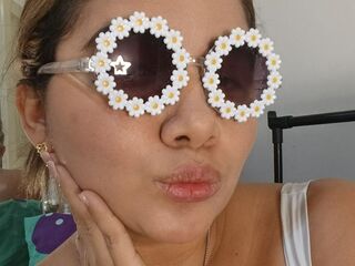 SarahCharms Live Cam Model