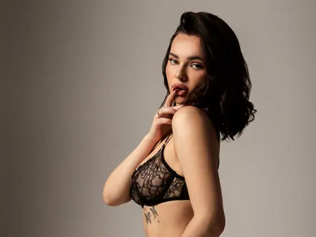 Chat with LauraBrigs