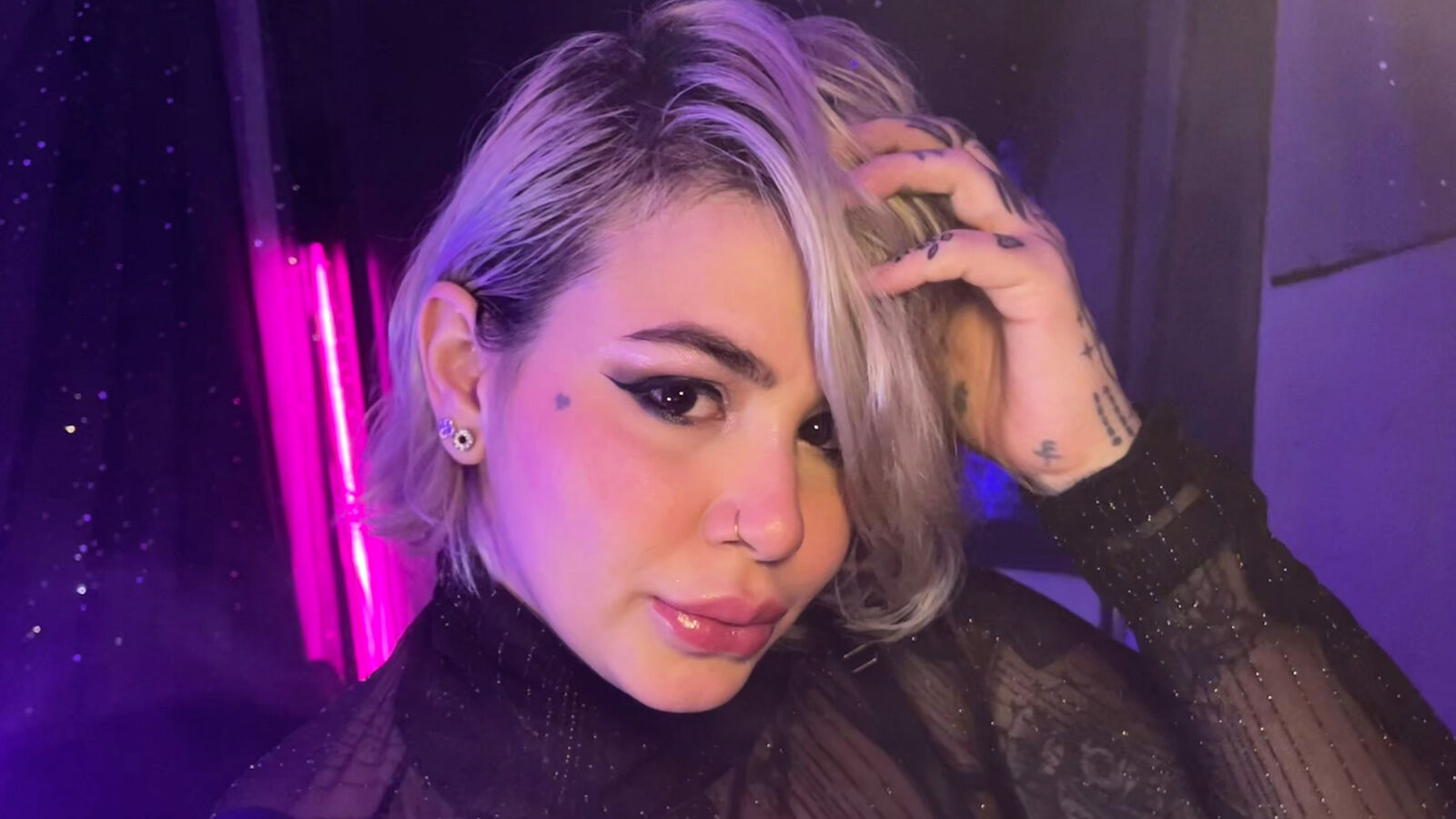 KathCherry erotic portrait