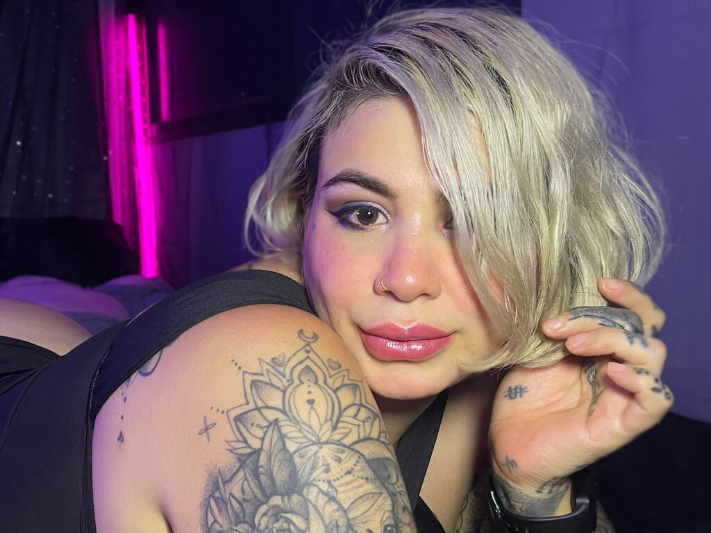 KathCherry webcam girl preview