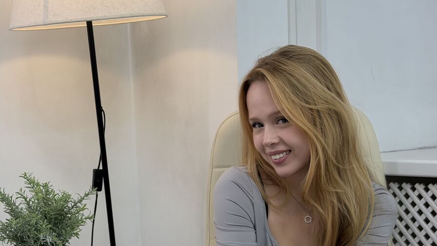 Watch DenisseTention live on tastypornhot.com