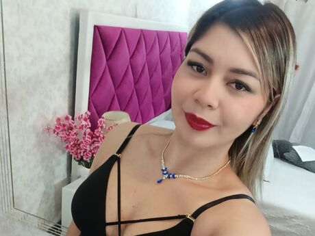 Chat with CarlyGrens