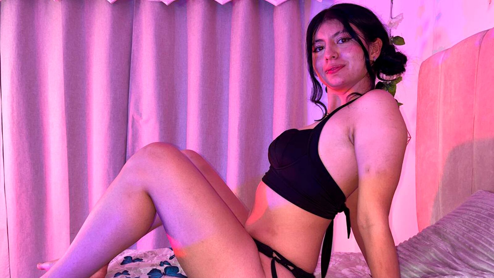 AlineMonroe erotic portrait