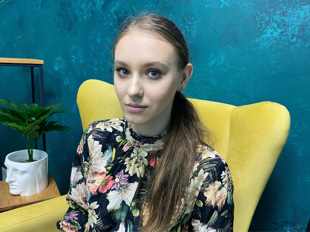 NancyEaton's live cam