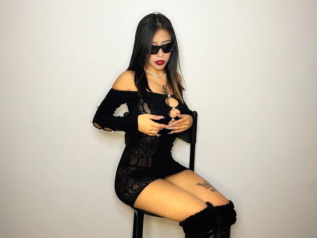  ChloeLuxe chat room