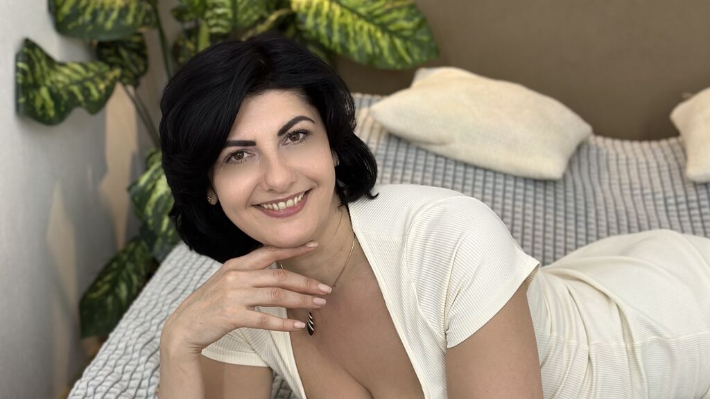 Watch the sexy mature MonicaLeone from LiveJasmin at GirlsOfJasmin
