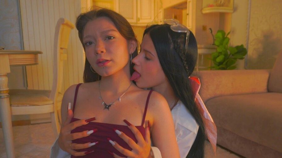 Enter GeorginaAndBlond VIP Show