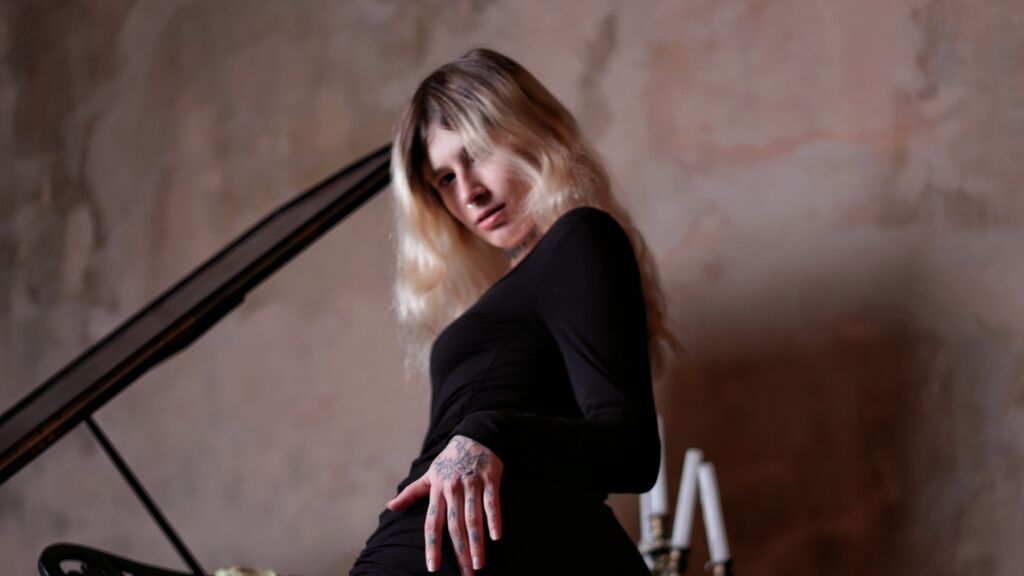 Statistics of AerinBlakwood cam girl at GirlsOfJasmin