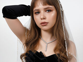 love chat LeonaHowell