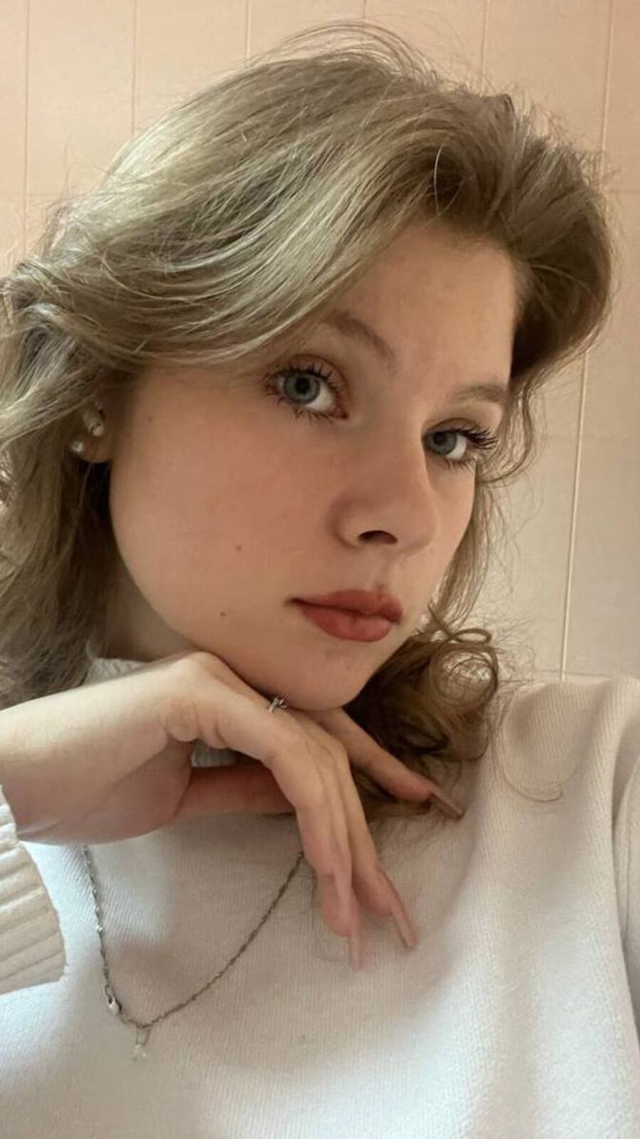 NoemiEzernack erotic portrait